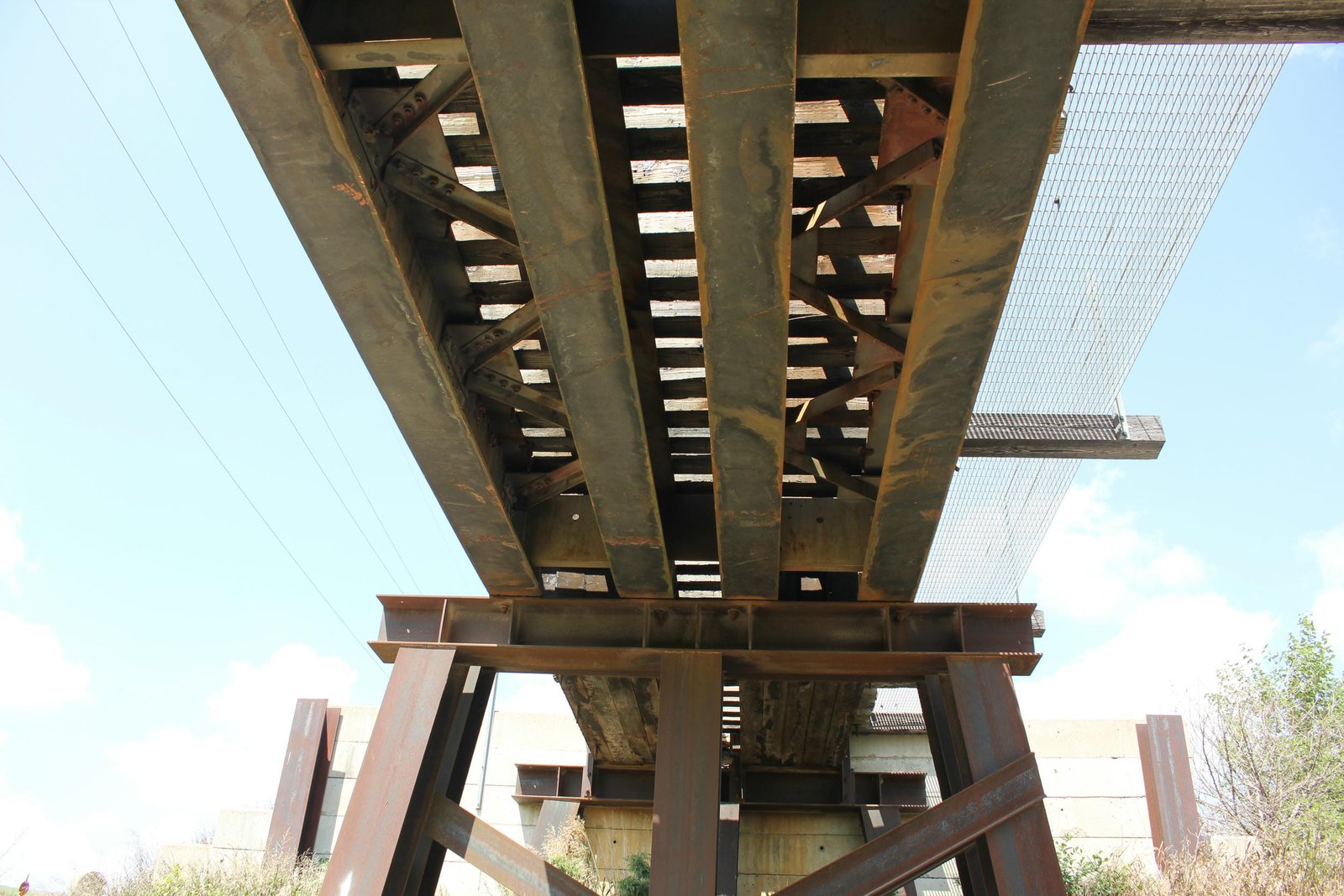 Under main span